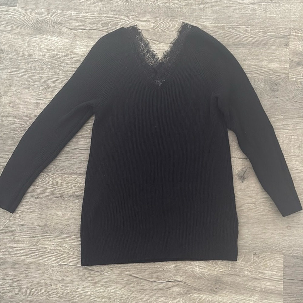 V neck maternity tunic length sweater with lace detailing